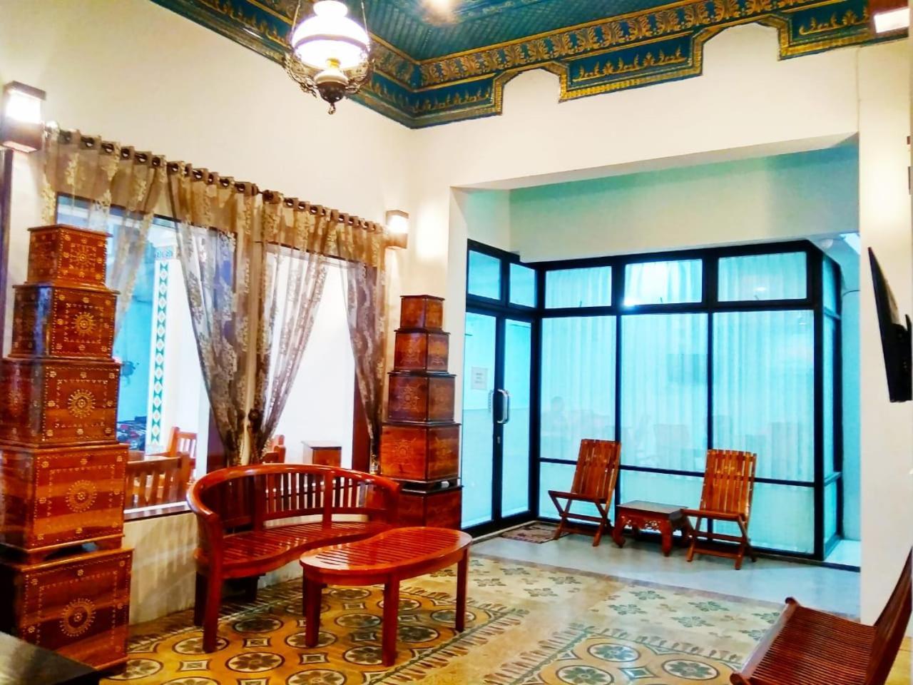 Hotel Keluarga Djagalan Raya Сурабая Екстер'єр фото